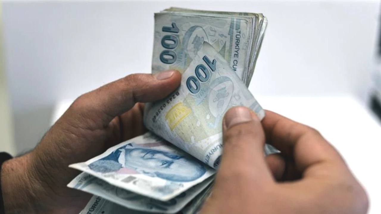 Milyonlarca Emekliye 60.000 TL'lik Dev Paket: Promosyon Yarışında Kartlar Yeniden Dağıtıldı