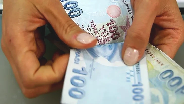 Araba alacaklar buraya! 300 bin TL kredinin aylık taksitleri ne kadar? Banka banka…