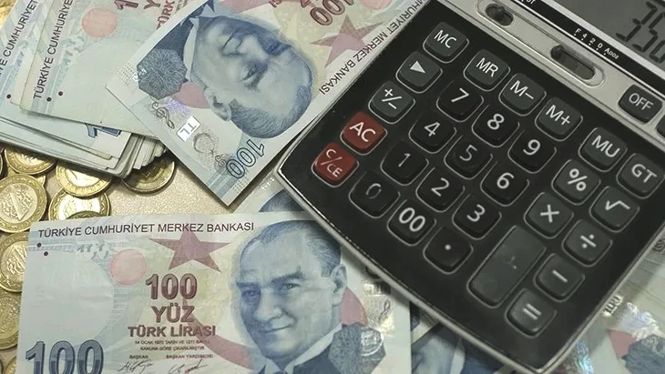 Araba alacaklar buraya! 300 bin TL kredinin aylık taksitleri ne kadar? Banka banka…