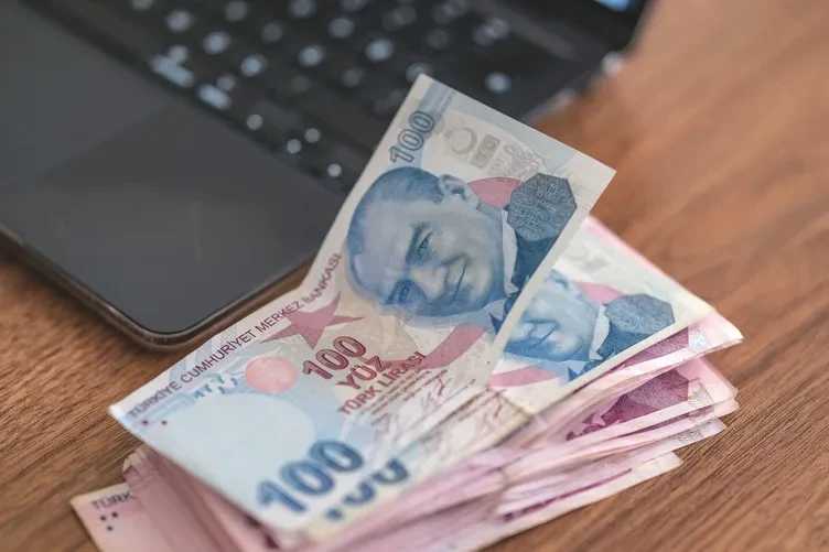 Araba alacaklar buraya! 300 bin TL kredinin aylık taksitleri ne kadar? Banka banka…