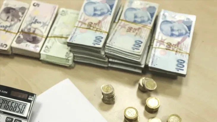 Araba alacaklar buraya! 300 bin TL kredinin aylık taksitleri ne kadar? Banka banka…