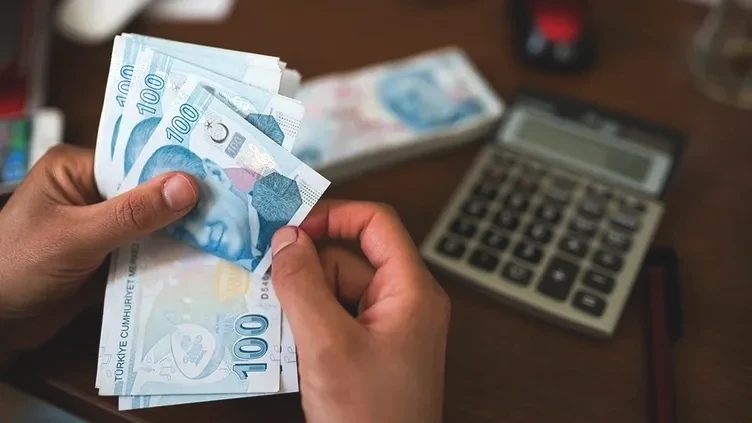 Araba alacaklar buraya! 300 bin TL kredinin aylık taksitleri ne kadar? Banka banka…