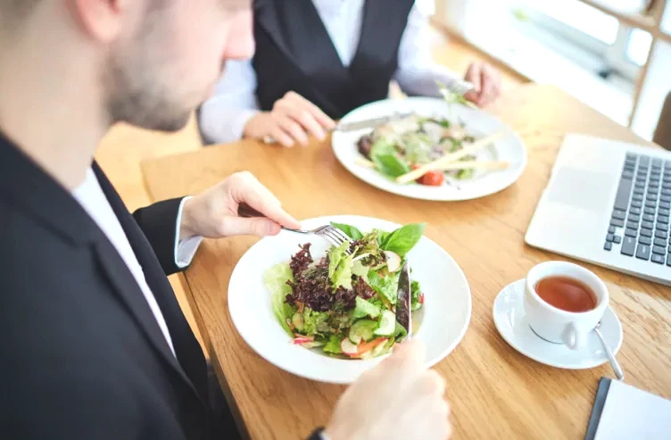 9-5 çalışanlar dikkat: Yavaş yavaş hasta ediyor! Sağlığınızı korumak için 4 alışkanlık