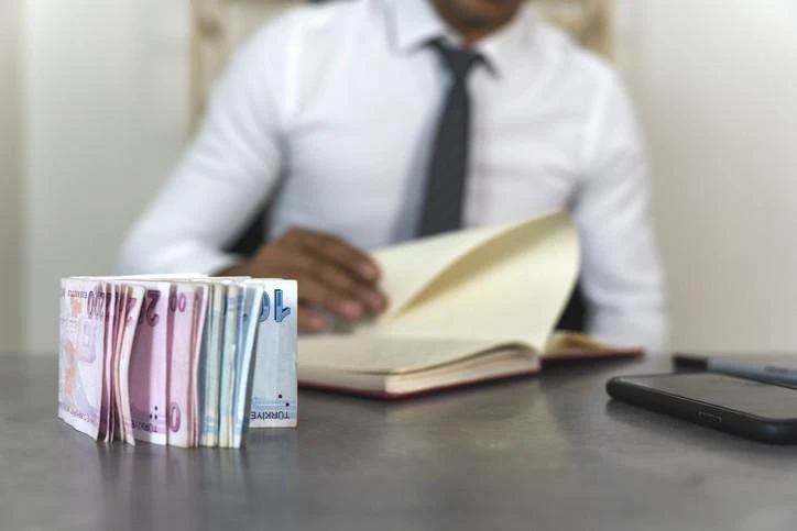 YENİ YIL EMEKLİ MAAŞ ZAMMI HESAPLAMASI OCAK 2026 (6 AYLIK ENFLASYON BEKLENTİSİ İLE) || Ocak ayında emekli maaşları ne kadar olacak, ne zaman belli olacak, en düşük emekli aylığı artacak mı 4A, 4B, 4C Emekli maaş zammı hesaplama tablosu Bağ-Kur ve SGK YENİ YIL EMEKLİ MAAŞ ZAMMI HESAPLAMASI OCAK 2026 (6 AYLIK ENFLASYON BEKLENTİSİ İLE) || Ocak ayında emekli maaşları ne kadar olacak, ne zaman belli olacak, en düşük emekli aylığı artacak mı 4A, 4B, 4C Emekli maaş zammı hesaplama tablosu Bağ-Kur ve SGK