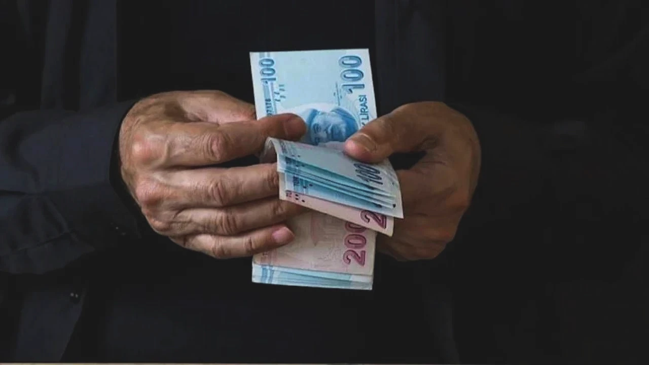 Emeklinin ocak zammı öncesinde bankalar kesenin ağzını açtı: Promosyon 60 bin TL’ye dayandı! - Sayfa 11
