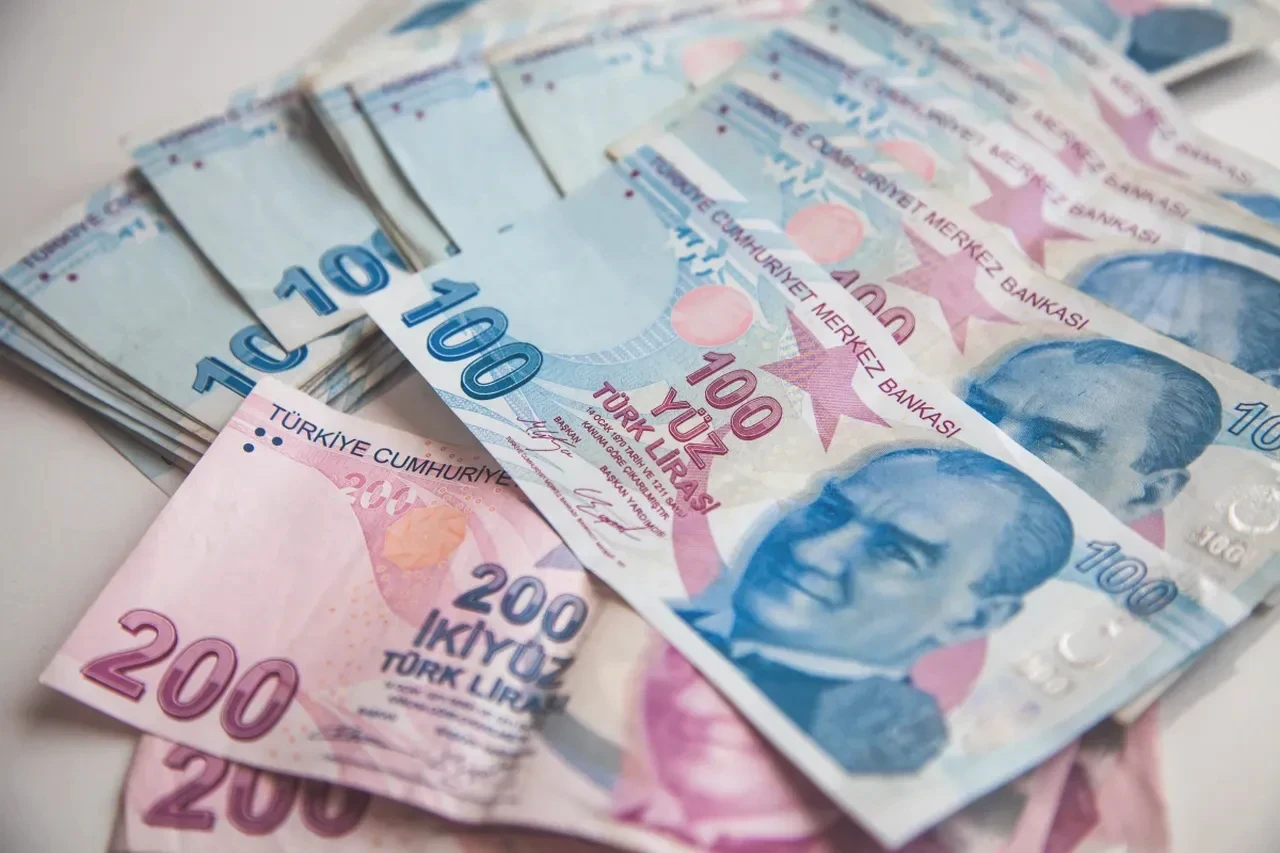 Emekli promosyonları yenilendi! 2026 Ocak Ziraat Bankası, Vakıfbank, Halkbank, Akbank, ING Bank ve Garanti Bankası promosyonu ne kadar?