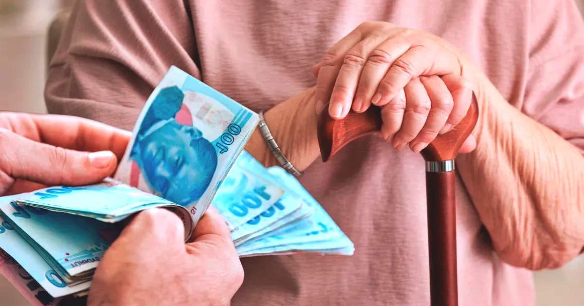 1 Ekim 2008 sonrasında sigortalı olanlar için ise hangi kurumdan daha fazla prim ödendiyse emekliliğin o kurumdan gerçekleştiği, 3,5 yıl şartına bakılmadığı ifade ediliyor.