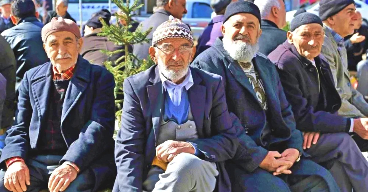 Düzenleme kapsamının belirlenmesinde; esnafın yanında çalışan işçi sayısı, basit usulde vergilendirme ve vergiden muaf esnaf olma gibi kriterlerin dikkate alınacağı belirtiliyor.