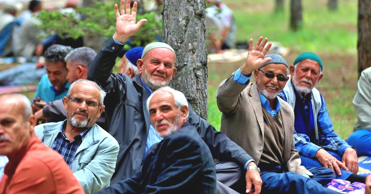 3600 gün prim ile emeklilikte kadınlar için 15 yıl, 50 yaş ve 3600 gün şartını yerine getirdikleri tarih önem taşıyor. 23 Mayıs 2002 tarihinden önce 15 yıl hizmet süresi ve 3600 prim gününü dolduran kadınların 50 yaşında emekli olabileceği belirtiliyor.