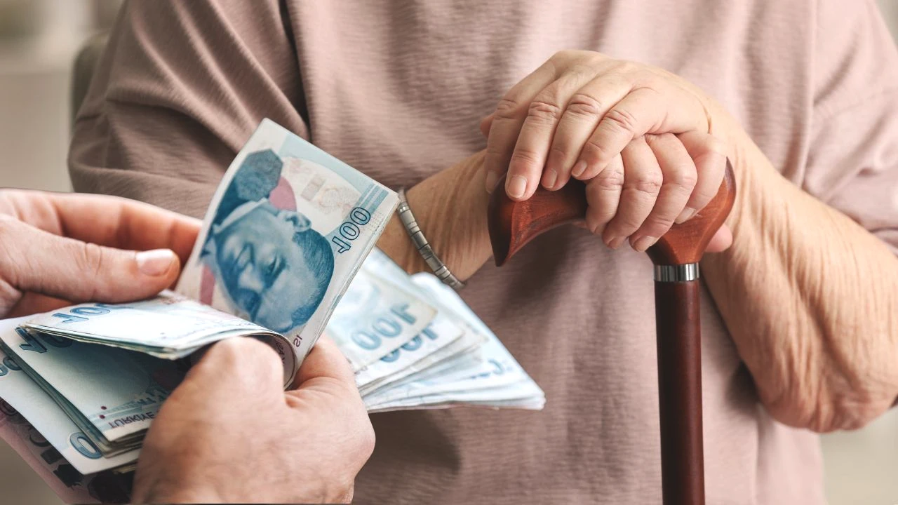 En Düşük Emekli Maaşı O Toplantıda Değişebilir!