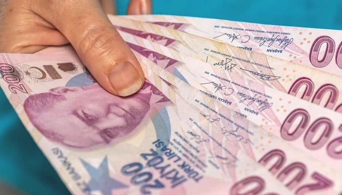 Bu düzenleme kesinleşti mi?

Burada özellikle altı çizilmesi gereken nokta şudur:

Yıpranma payı kapsamının genişletilmesine yönelik çalışmalar, SGK ve ilgili kurumlar nezdinde değerlendirme ve teknik analiz aşamasındadır. Henüz Resmî Gazete’de yayımlanmış ve yürürlüğe girmiş kesin bir yönetmelik değişikliği bulunmamaktadır.

Süreç, basına yansıyan bilgilere göre özellikle Cumhuriyet kaynaklı haberlerde gündeme gelmiştir.

Bu nedenle yeni meslek gruplarının fiilen yıpranma payından yararlanabilmesi için, yasal düzenleme ve ikincil mevzuatın tamamlanması gerekmektedir.