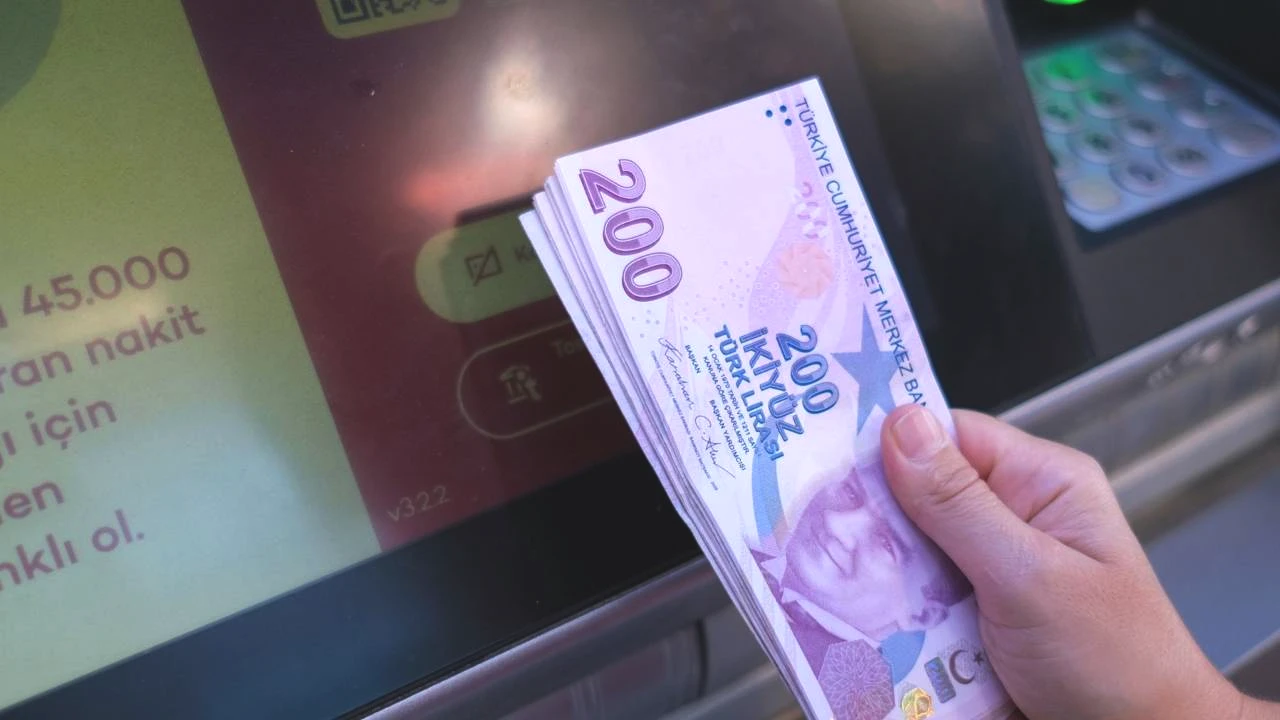 Atm Lerden Yapilan Para Yatirma Islemlerinde Limitler Dusuruldu