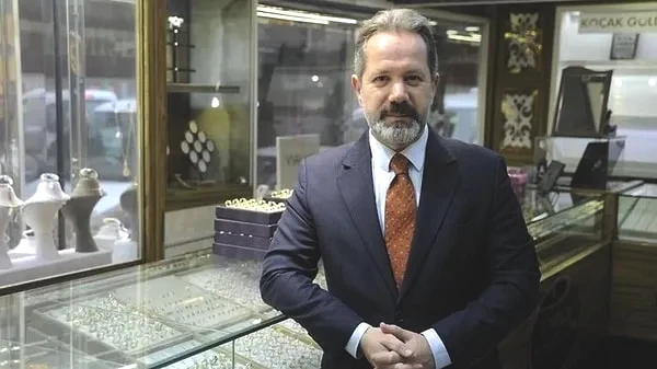 Altın ve gümüş kırılma çizgisinde! Gram altın 10.000 TL’yi görecek mi? İslam Memiş yeni trendi açıkladı