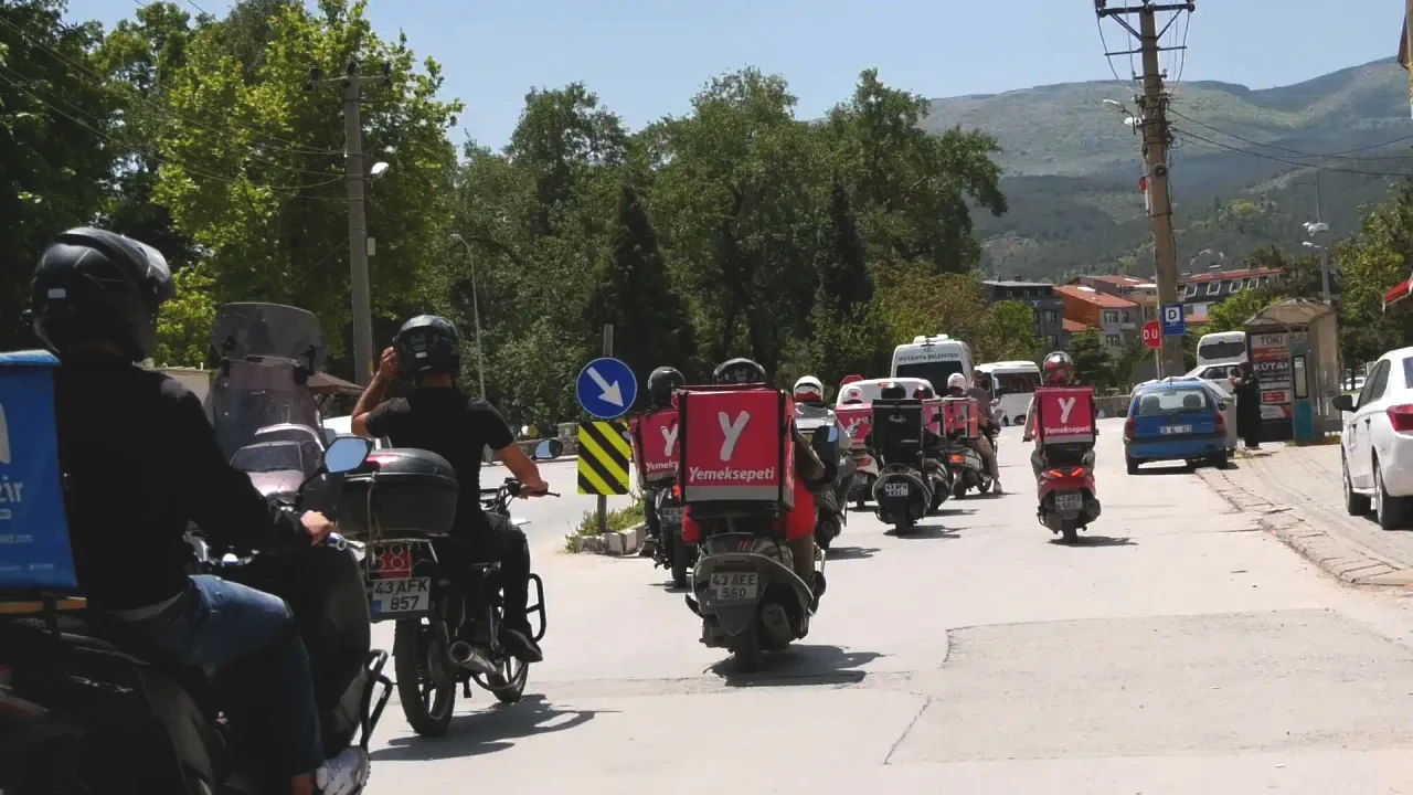 Kutahyada Motosikletin Carptigi Motokurye Oldu