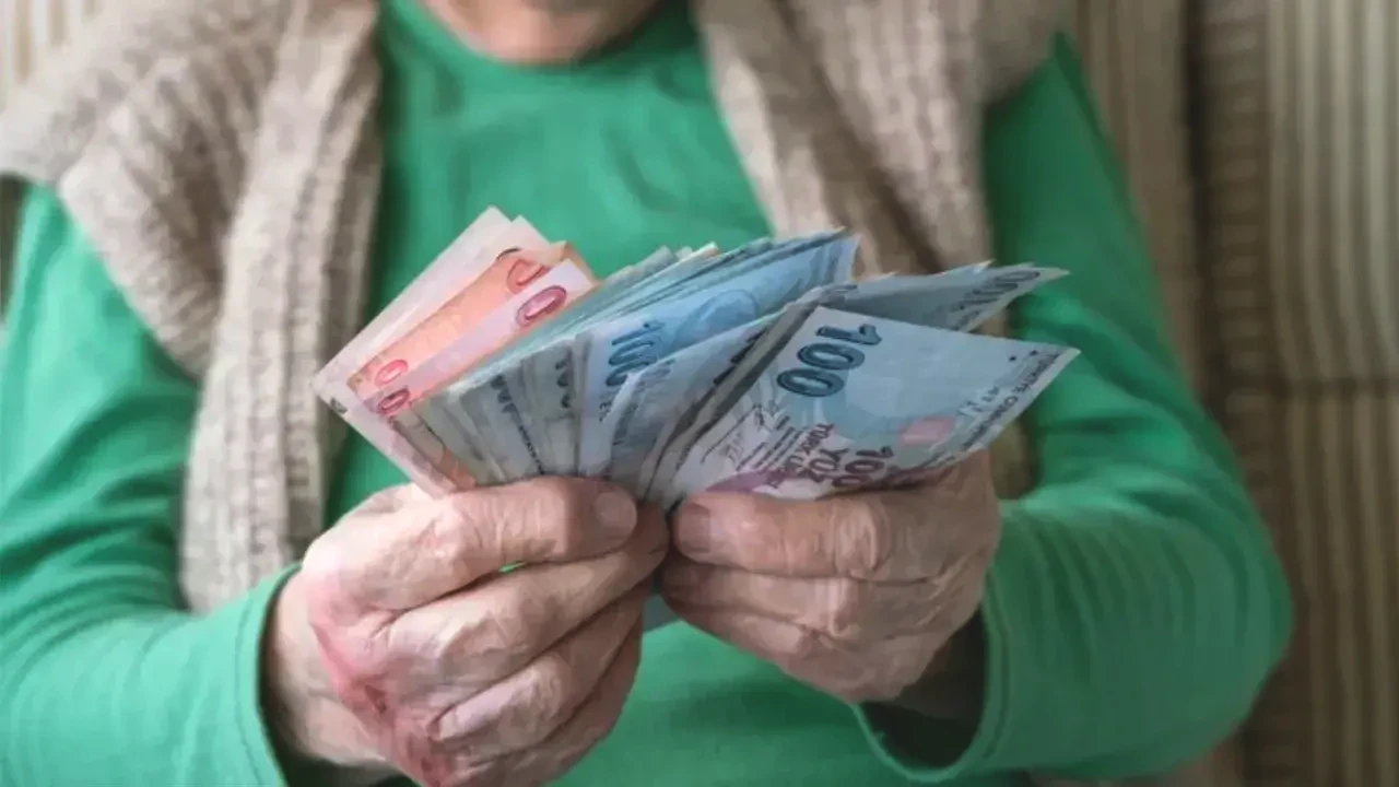 Çalışan Emekliler İçin “Çift Maaş” Tartışması: SGK Uzmanı İsa Karakaş Sistemi Anlattı 4