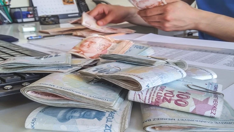 Emekliye Çifte Müjde! Vatandaşlık Maaşı ve İkramiye Yolda! İşte Kuruşu Kuruşuna Rakamlar… resim: 0