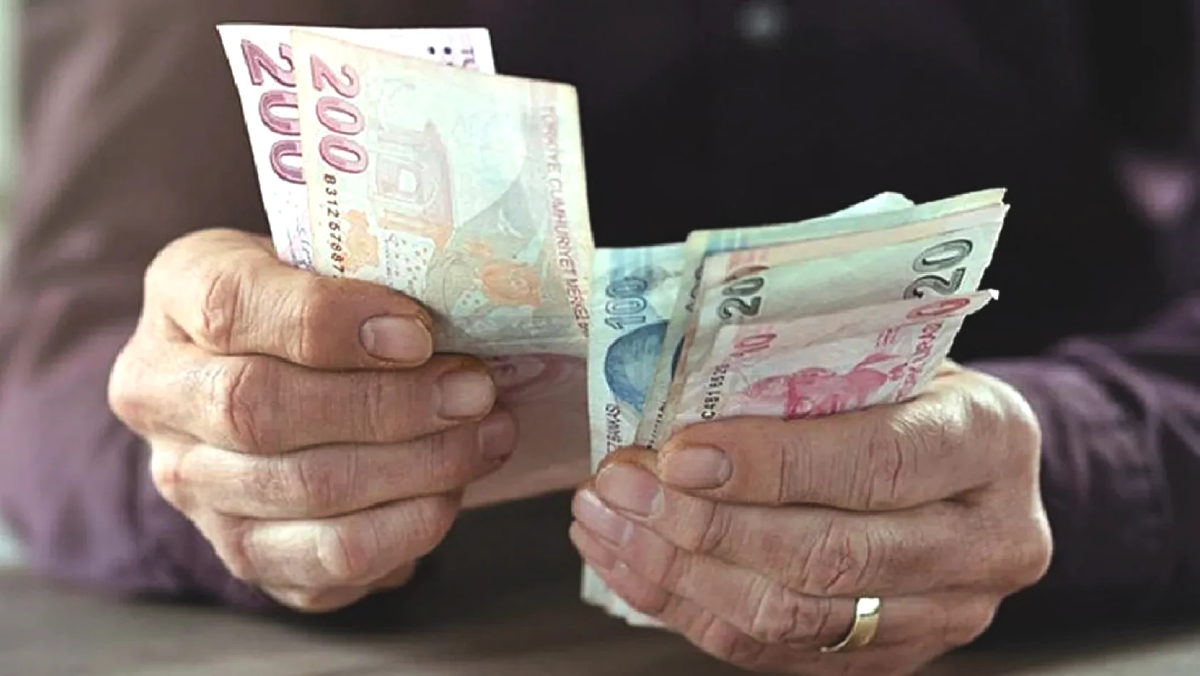 Emekli Maaşlarına Düzenleme Gelecek mi? SGK'dan Son Dakika Yanıtı!