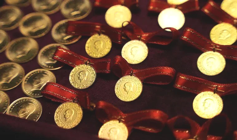 Türkiye’de gram altının yükselişi hem ons altın hem de dövize bağlı olduğundan dolayı doların yatay seyretmesi halinde dahi yükseliş gösterebileceğini söyleyen Altın ve Para Uzmanı İslam Memiş, bu durumun önümüzdeki süreçte yaşanacağını dile getirdi.