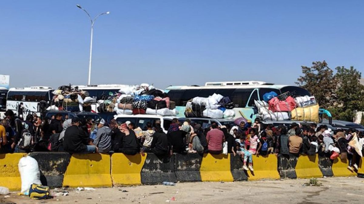 Suriyelilerin Geri Dönüşü: Yüzbinlerce Kişi Suriye'ye Akın Ediyor!