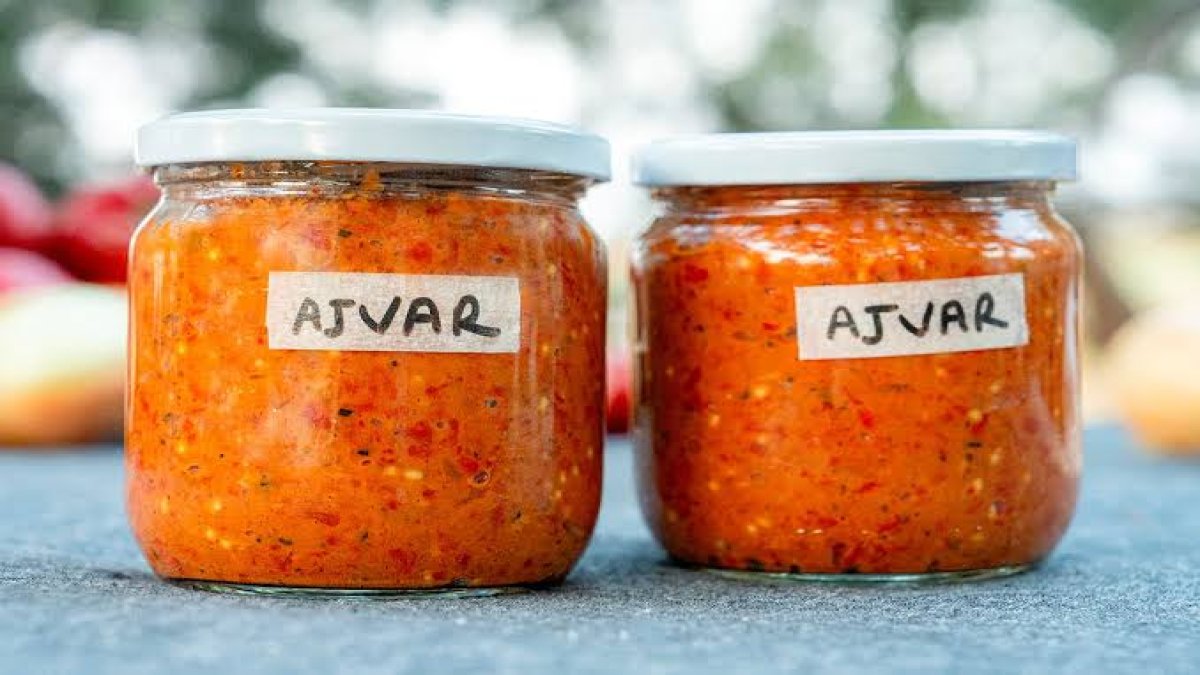 Kışın Makedon Mutfağından: Kahvaltıların Vazgeçilmezi Ajvar Nasıl Yapılır?