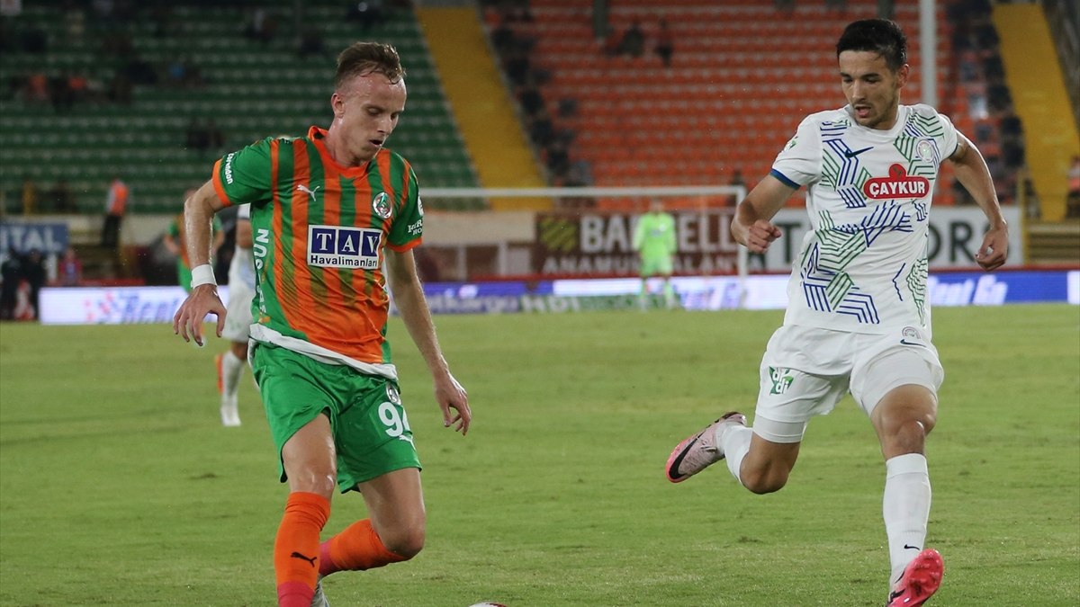 Alanyaspor, evinde Çaykur Rizespor'u tek gollük üstünlükle yendi!