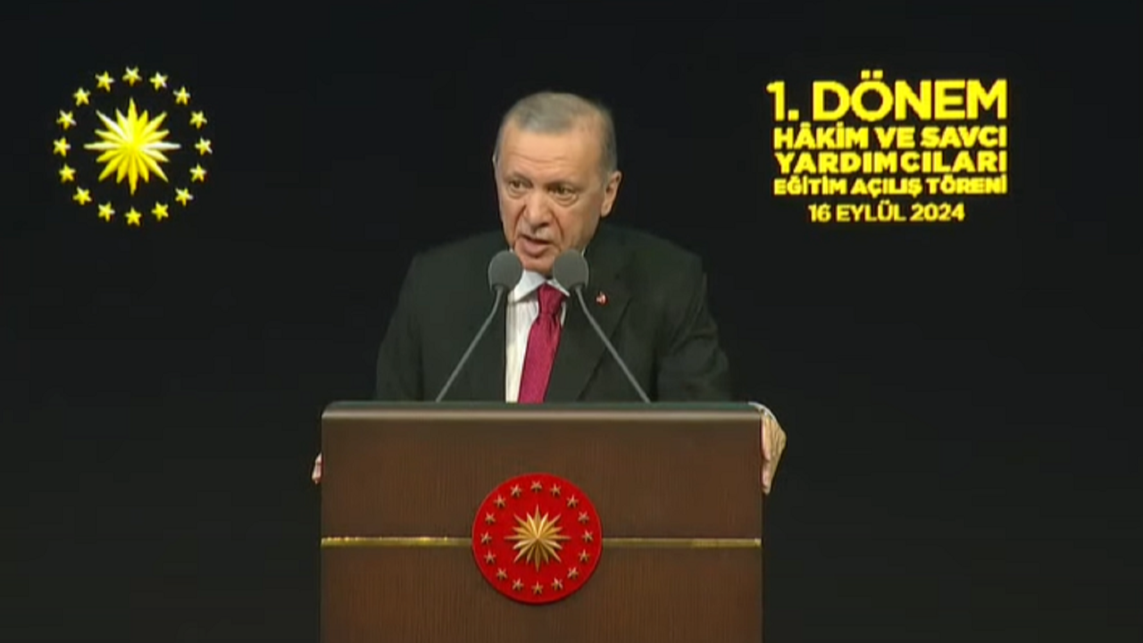 Erdoğan’dan Sosyal Medya Uyarısı: Yeni Medya Düzeni Adaletin Temel İlkelerini Tehdit Ediyor!