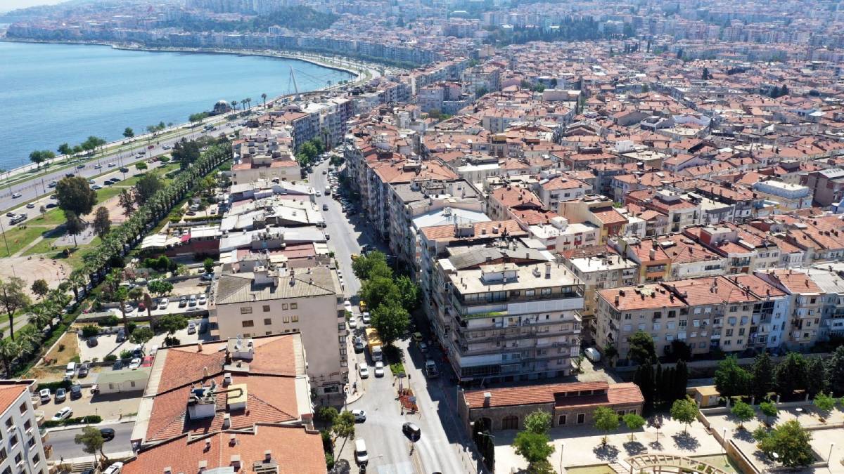 Mithatpaşa Caddesi'nde Otopark ve Yol Çizgileri Yenileniyor!