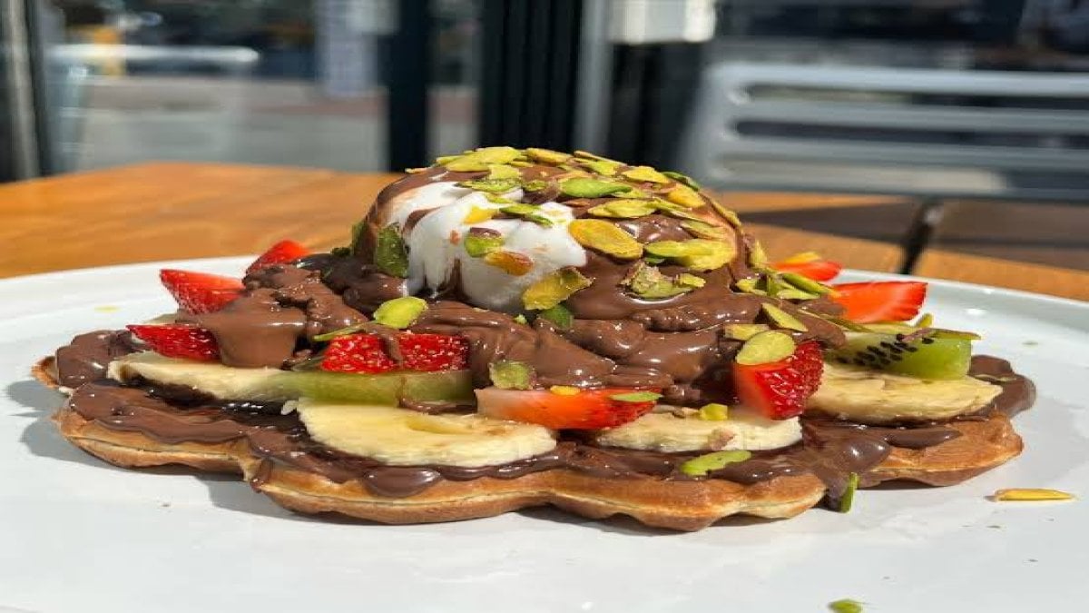 Çocukların Favorisi: Cafe Usulü Hafif Waffle Tarifi!