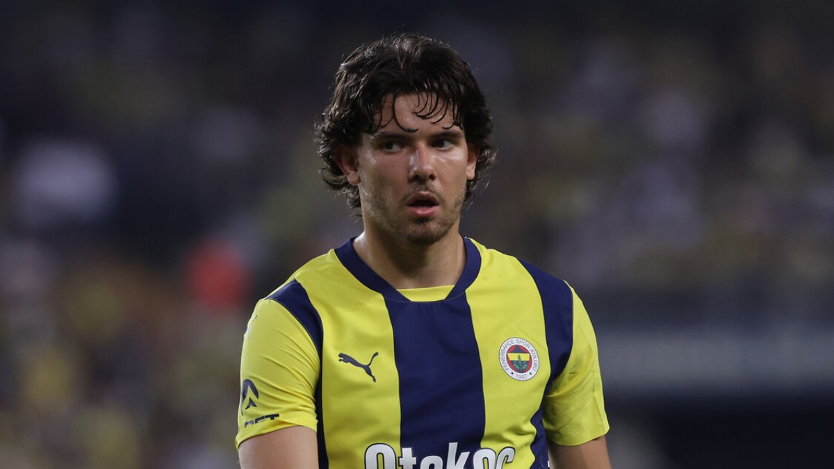 Fenerbahçe'de Ferdi Kadıoğlu'nun Geleceği Belli Oluyor