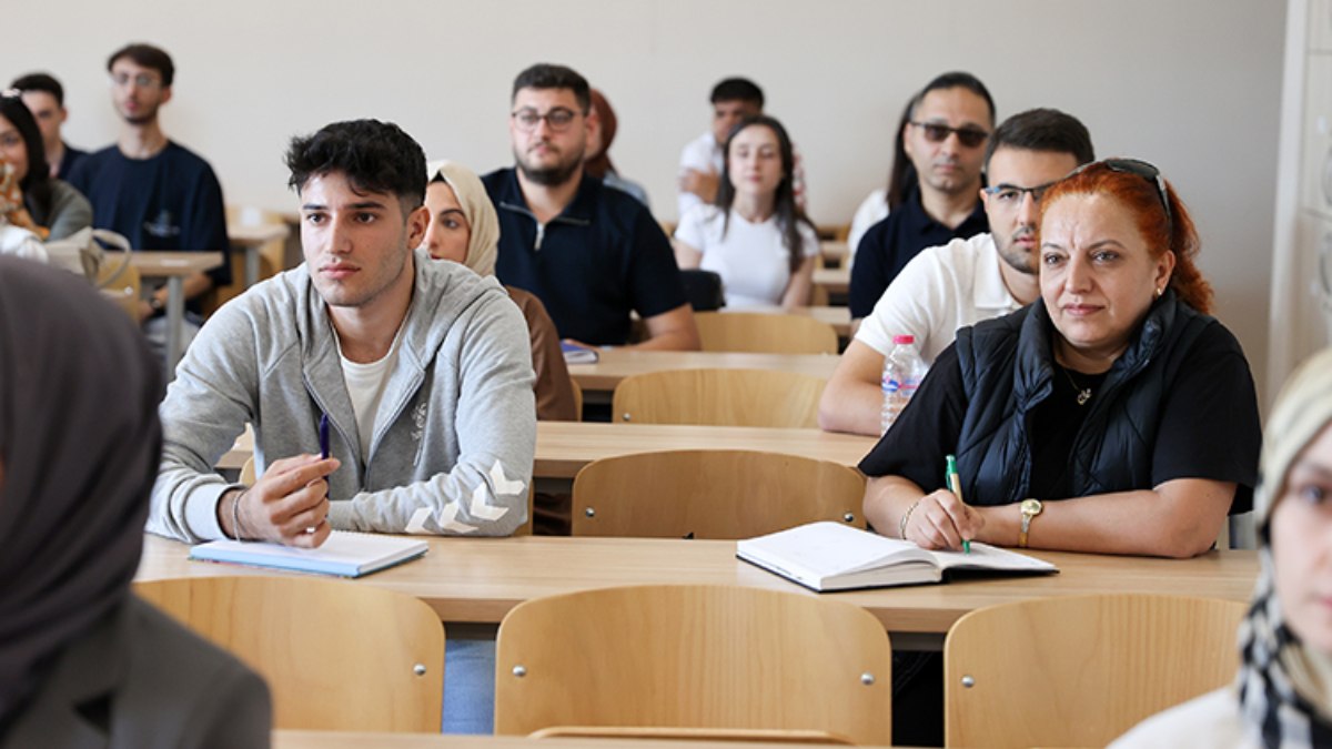 Yeğeniyle İddialaşan Konya'lı Genç, Aynı Üniversitede Buluştu!